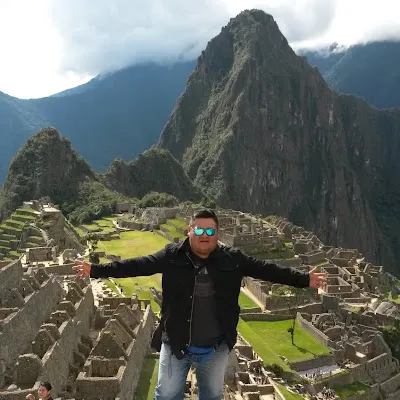 christrikezamora